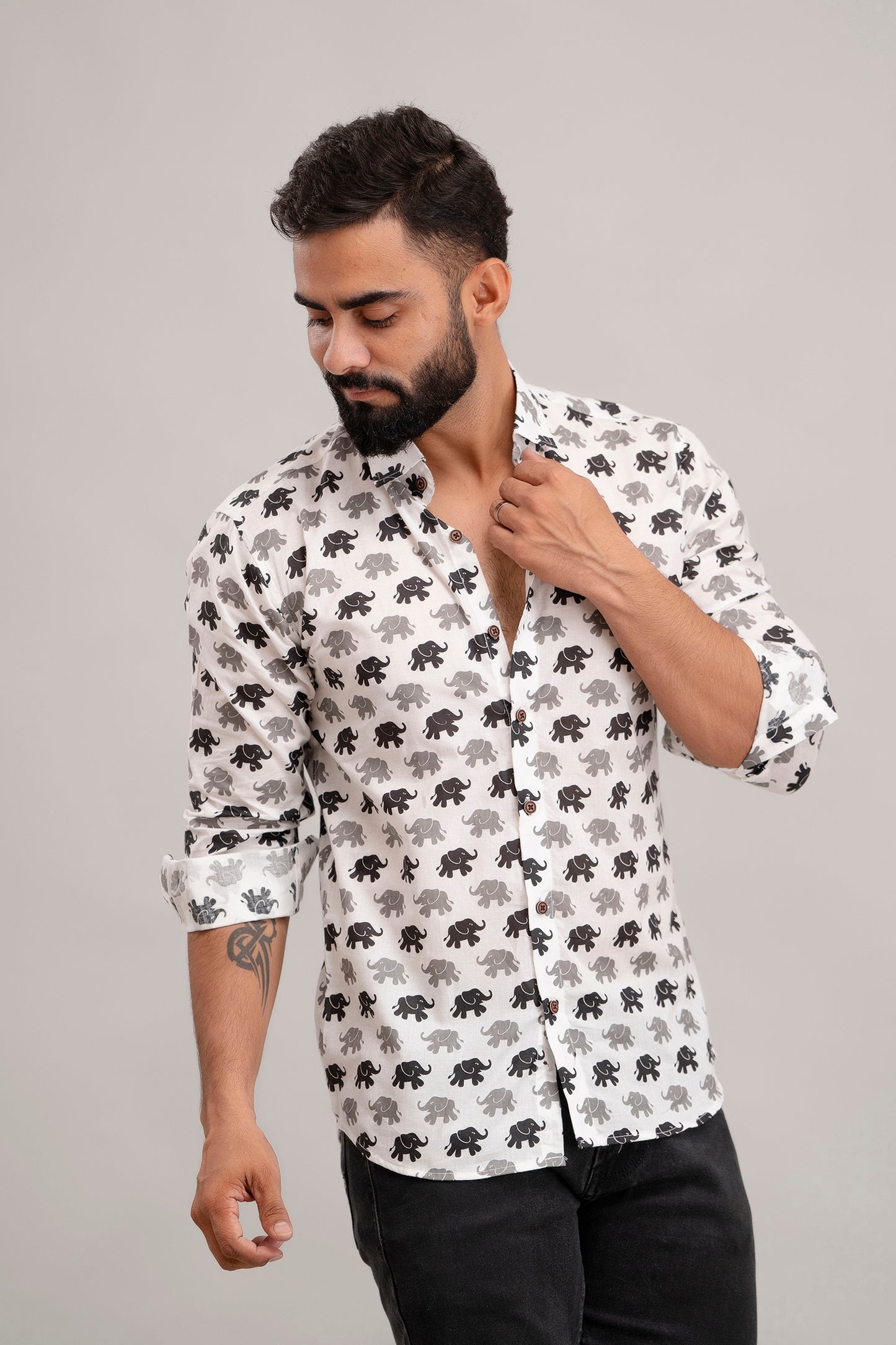 SANGANERI PRINT BLACK AND WHITE ELEPHANT PRINT