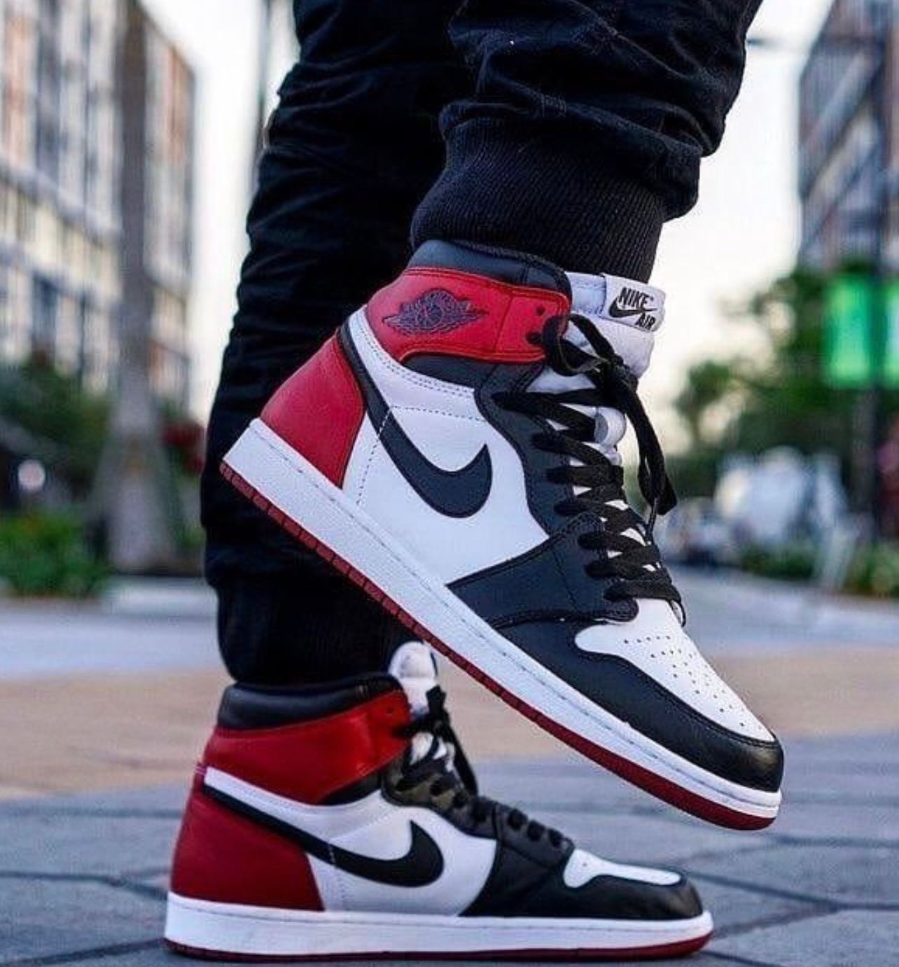 AF1 HIGH BLACK WHITE RED