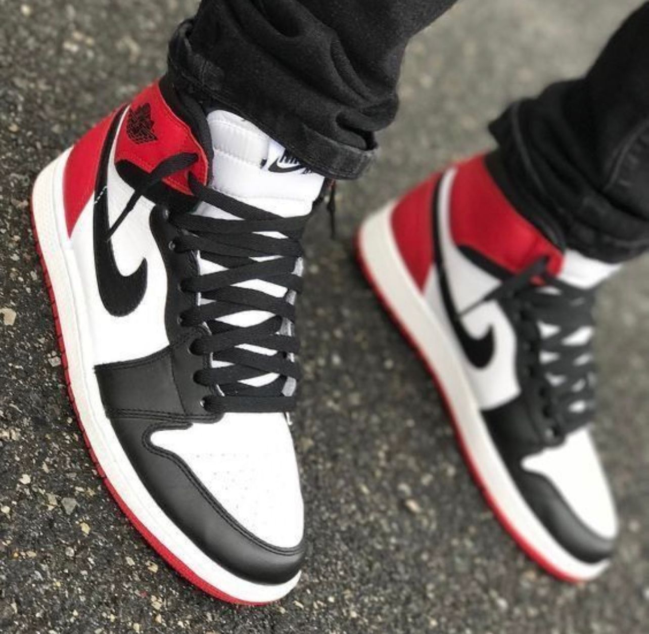 AF1 HIGH BLACK WHITE RED