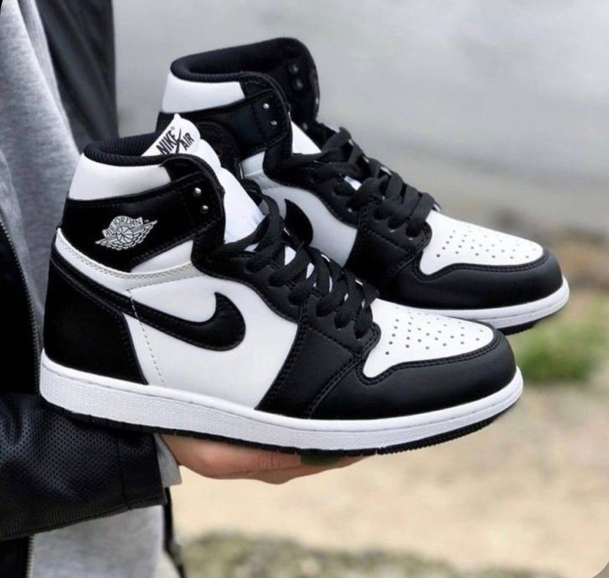 Black and outlet white af1 high