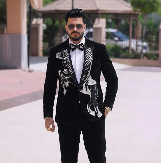 Black suit With Handwork Double Collar