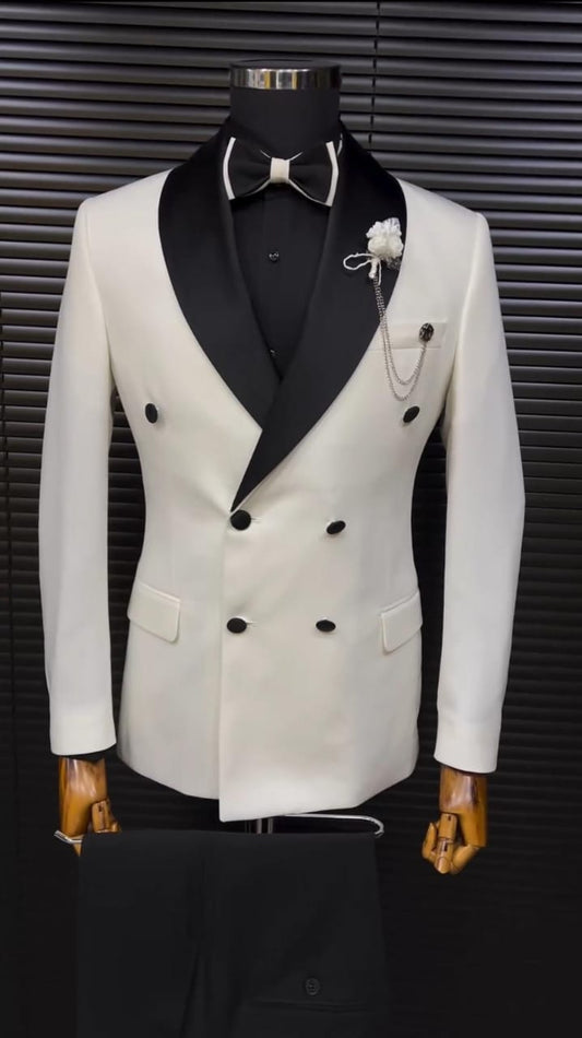 MEN'S WHITE FOUR BUTTON TUXEDO