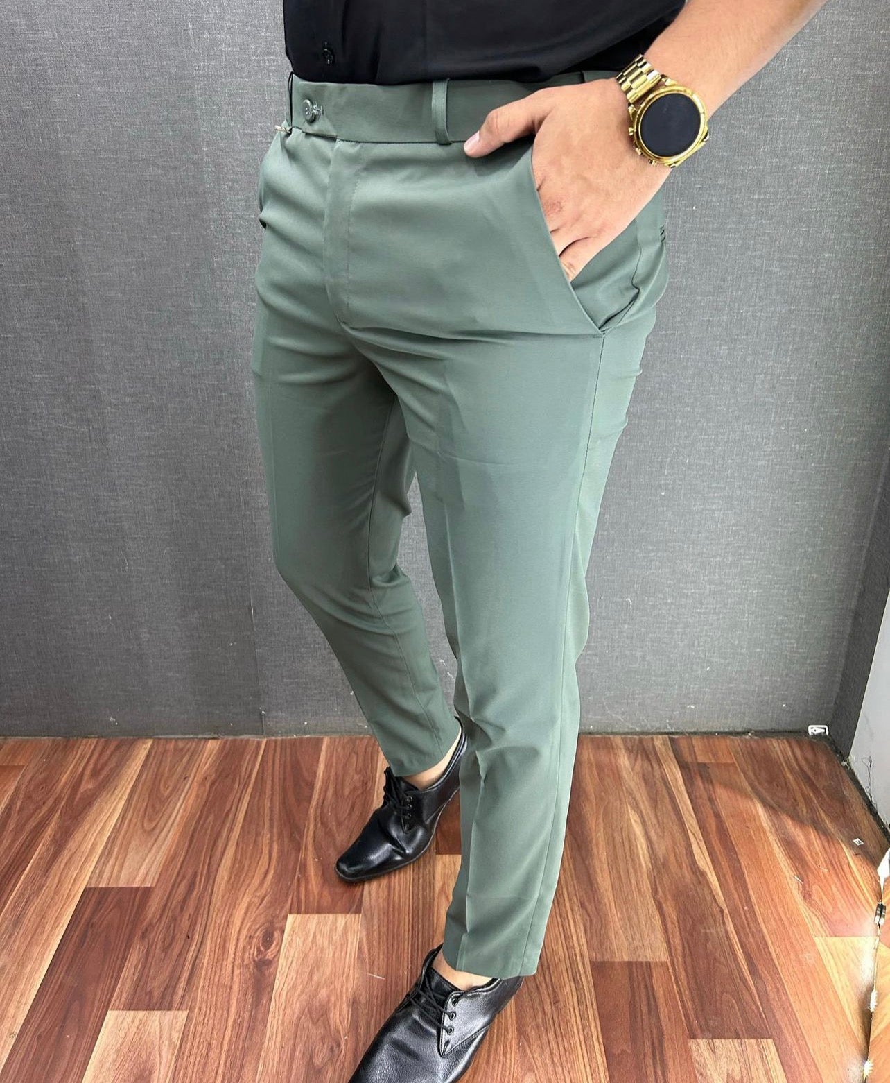 Slim Fit Men Light Green Cotton Blend Trousers
