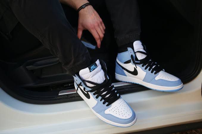 AF1 light blue with black nike